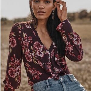 White House Black Market WHBM Floral Burgundy Ruffle Feminine Blouse Sz LP